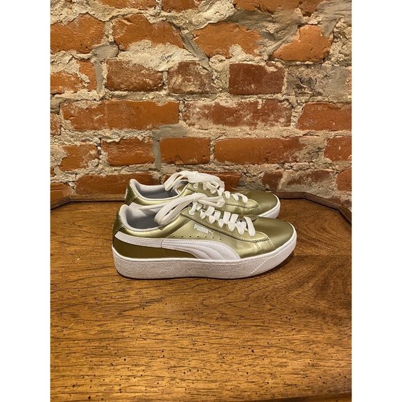 Puma  Platform  Metallic Green Soft  Foam Sneakers   Size 8.5 - Picture 1 of 5